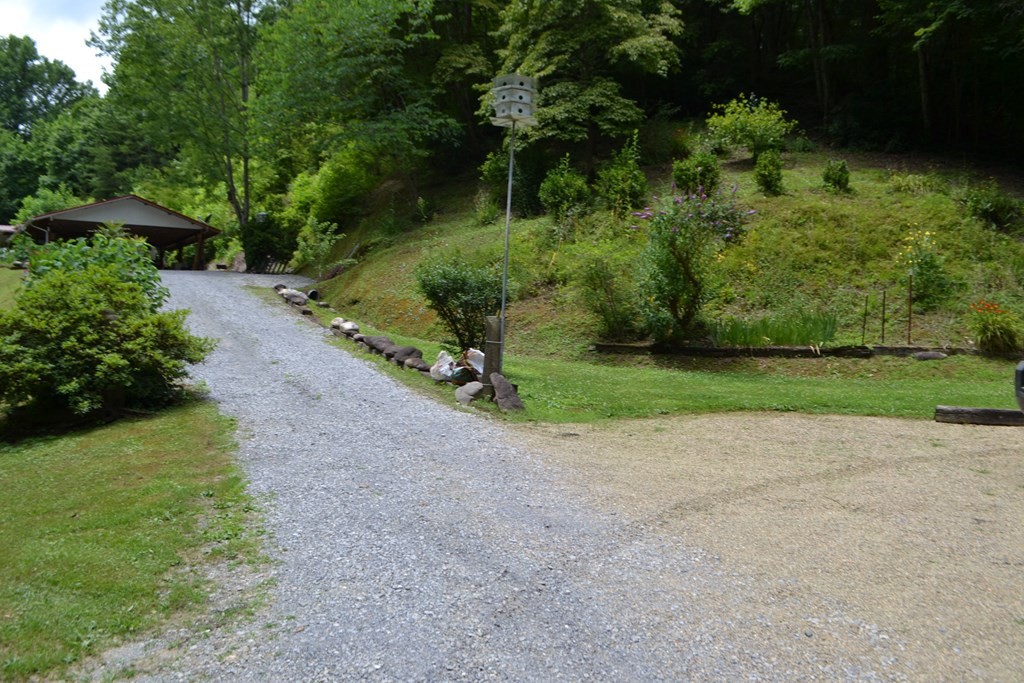 2129 Price Cove Road Sevierville, TN 37876 - Photo 11 of 43 Gallery Image 11