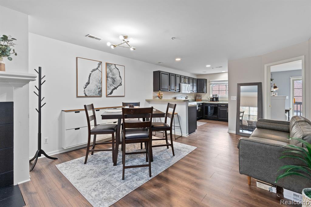 17020 Farmington Road Livonia, MI 48154 - Photo 8 of 28 Gallery Image 8