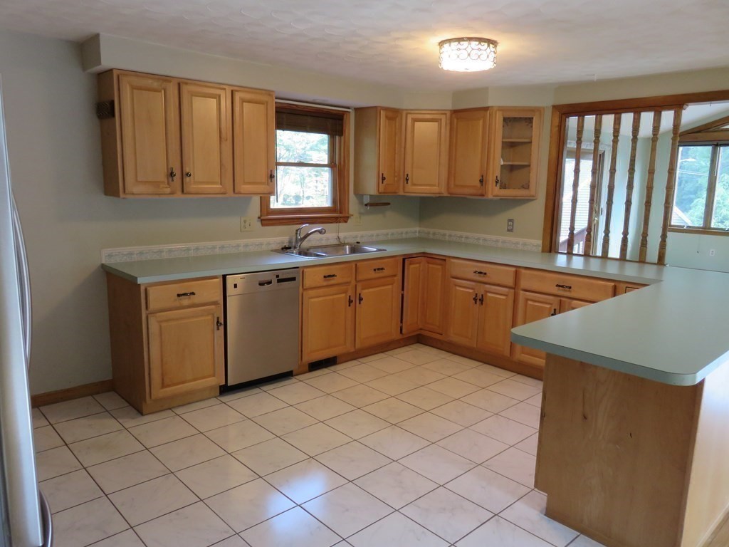 1 Stratton Drive Hudson, MA 01749 - Photo 7 of 42 Gallery Image 7