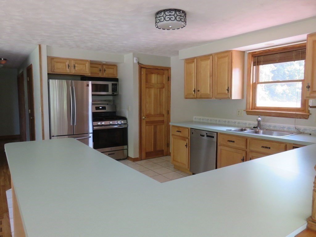 1 Stratton Drive Hudson, MA 01749 - Photo 8 of 42 Gallery Image 8