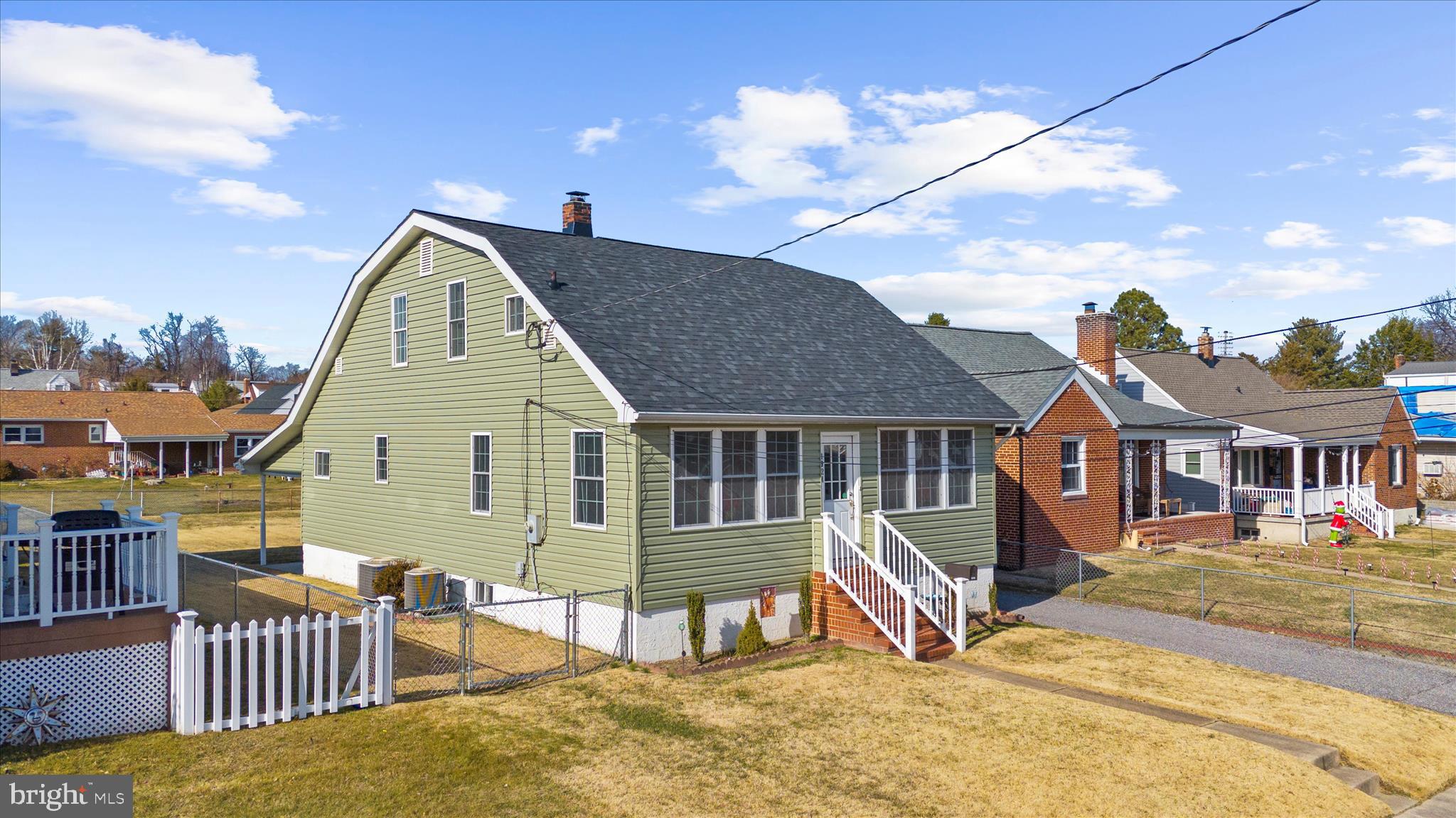 1924 Sunberry Road Baltimore, MD 21222 - Photo 2 of 42 Over 2300 total sq ft!