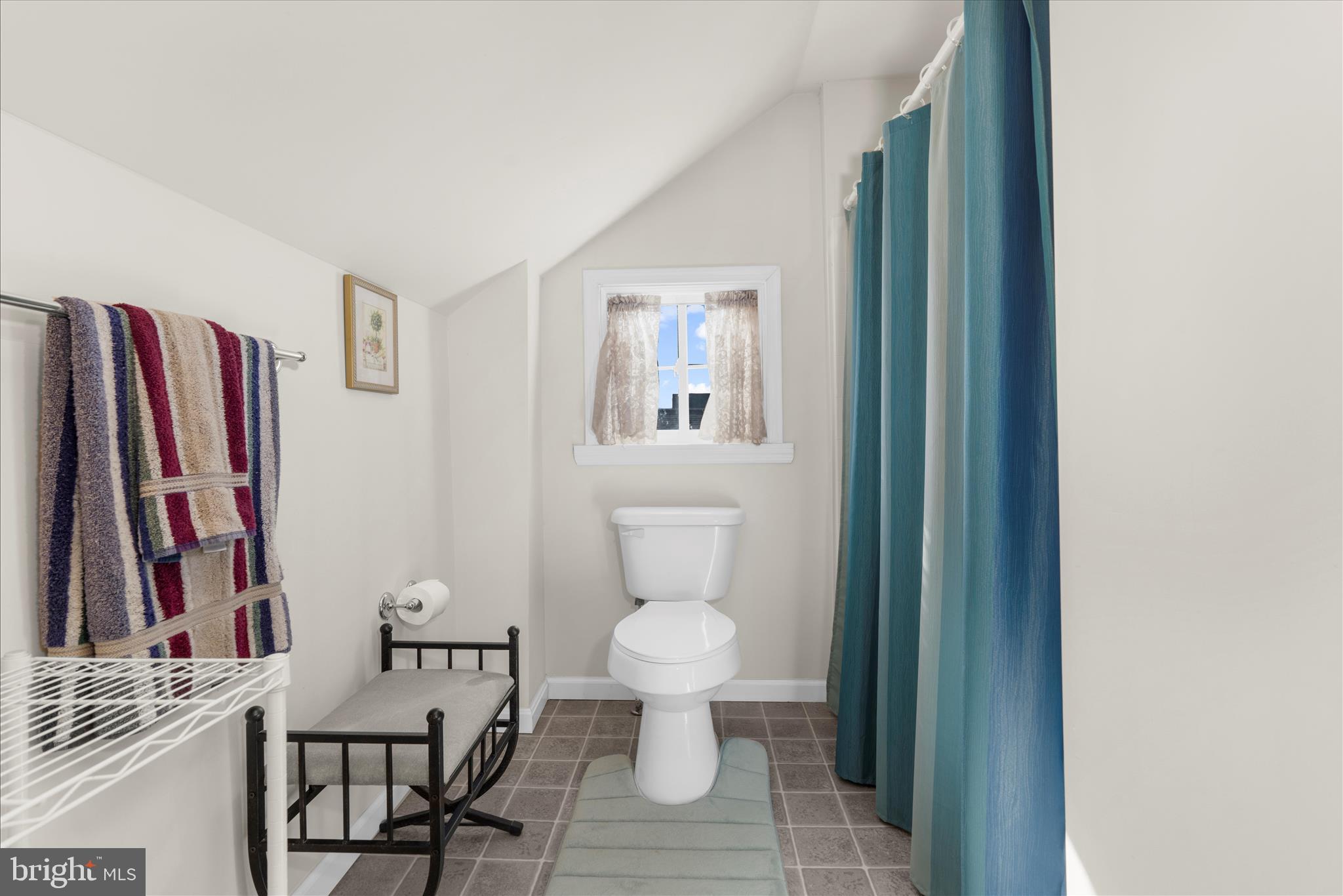 1924 Sunberry Road Baltimore, MD 21222 - Photo 22 of 42 Second floor full bath