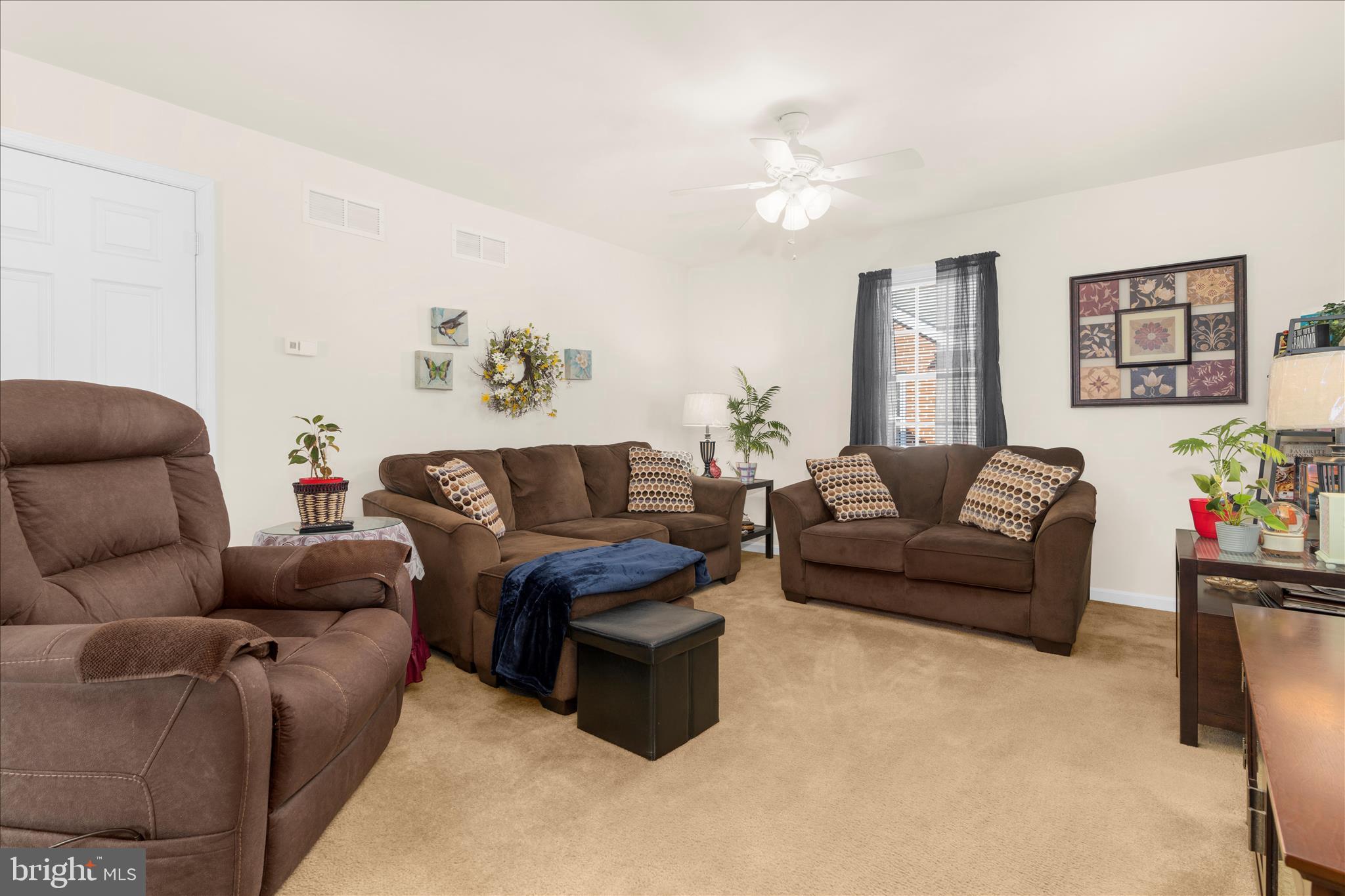 1924 Sunberry Road Baltimore, MD 21222 - Photo 6 of 42 Open concept living area with nice neutral tones
