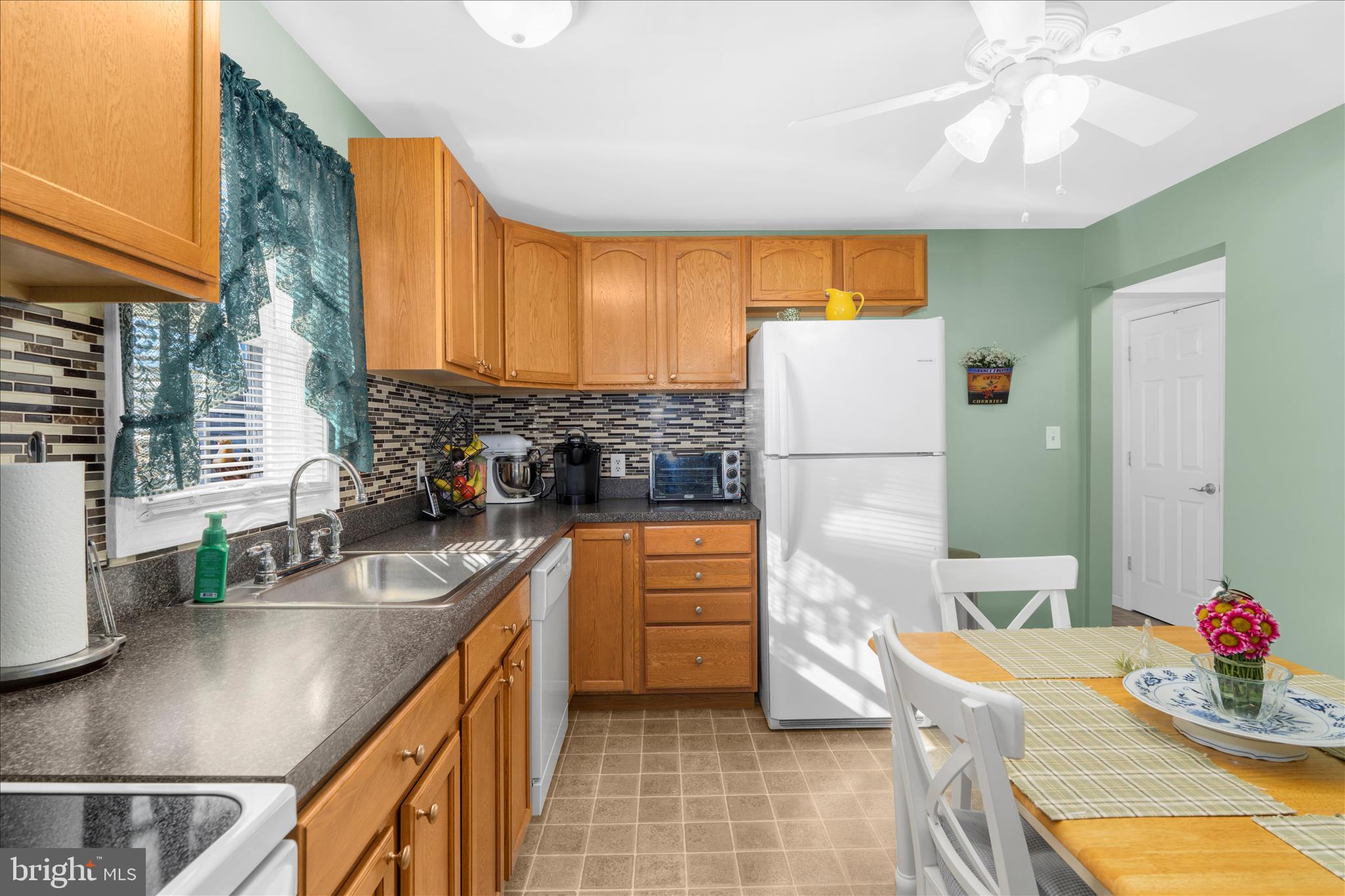 1924 Sunberry Road Baltimore, MD 21222 - Photo 10 of 42