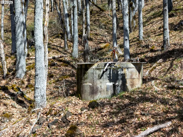 a view of a lake with houses