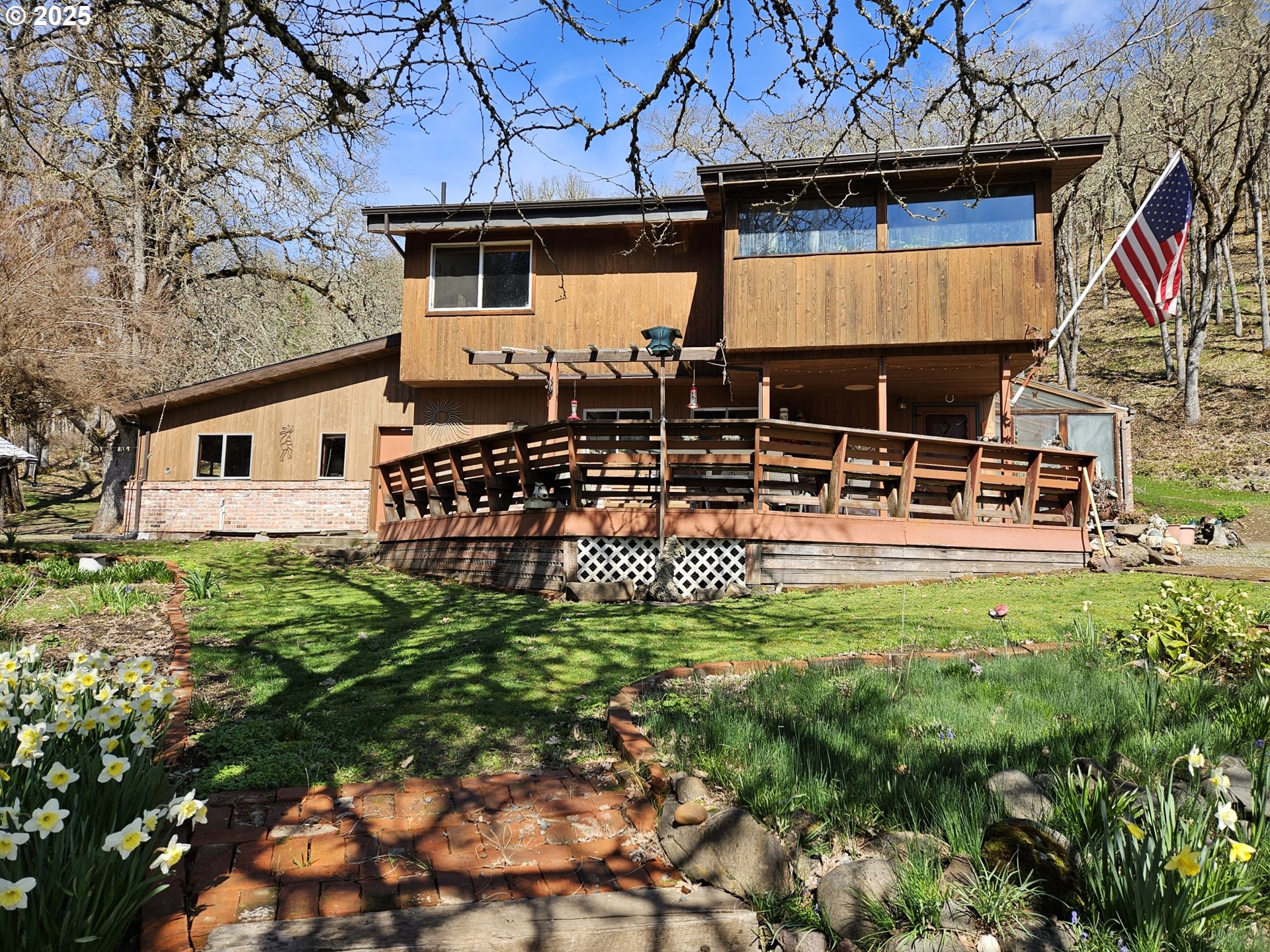 160 Major Creek Road Lyle, WA 98635 - Photo 2 of 44