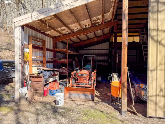 a view of a car in front of a house