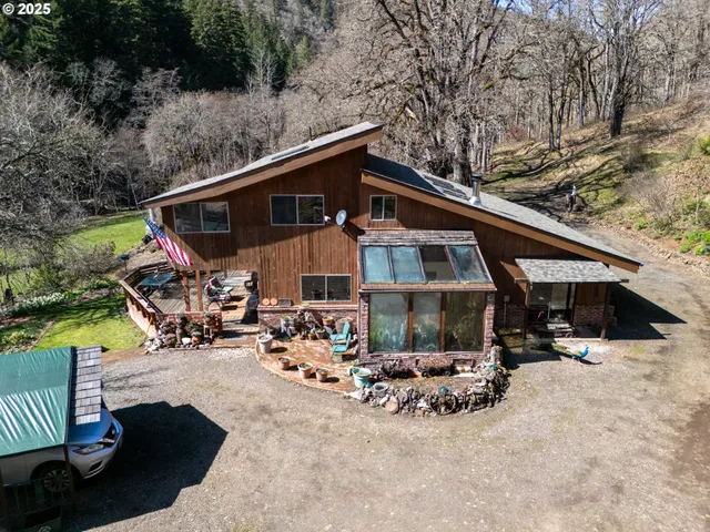 a view of a yard with a mountain