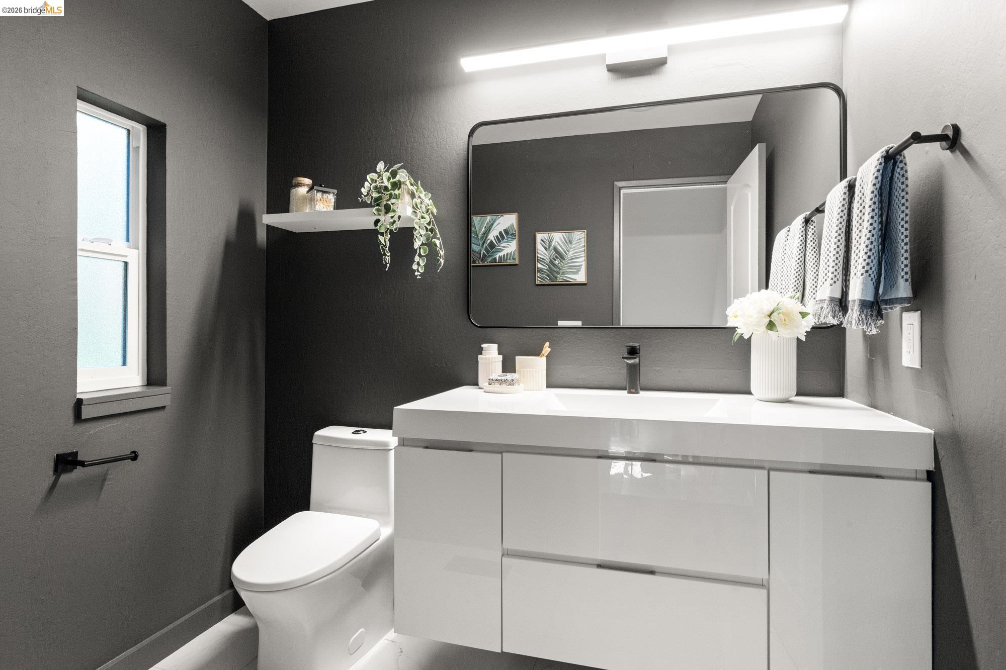 6931 Pinehaven Road Oakland, CA 94611 - Photo 26 of 47