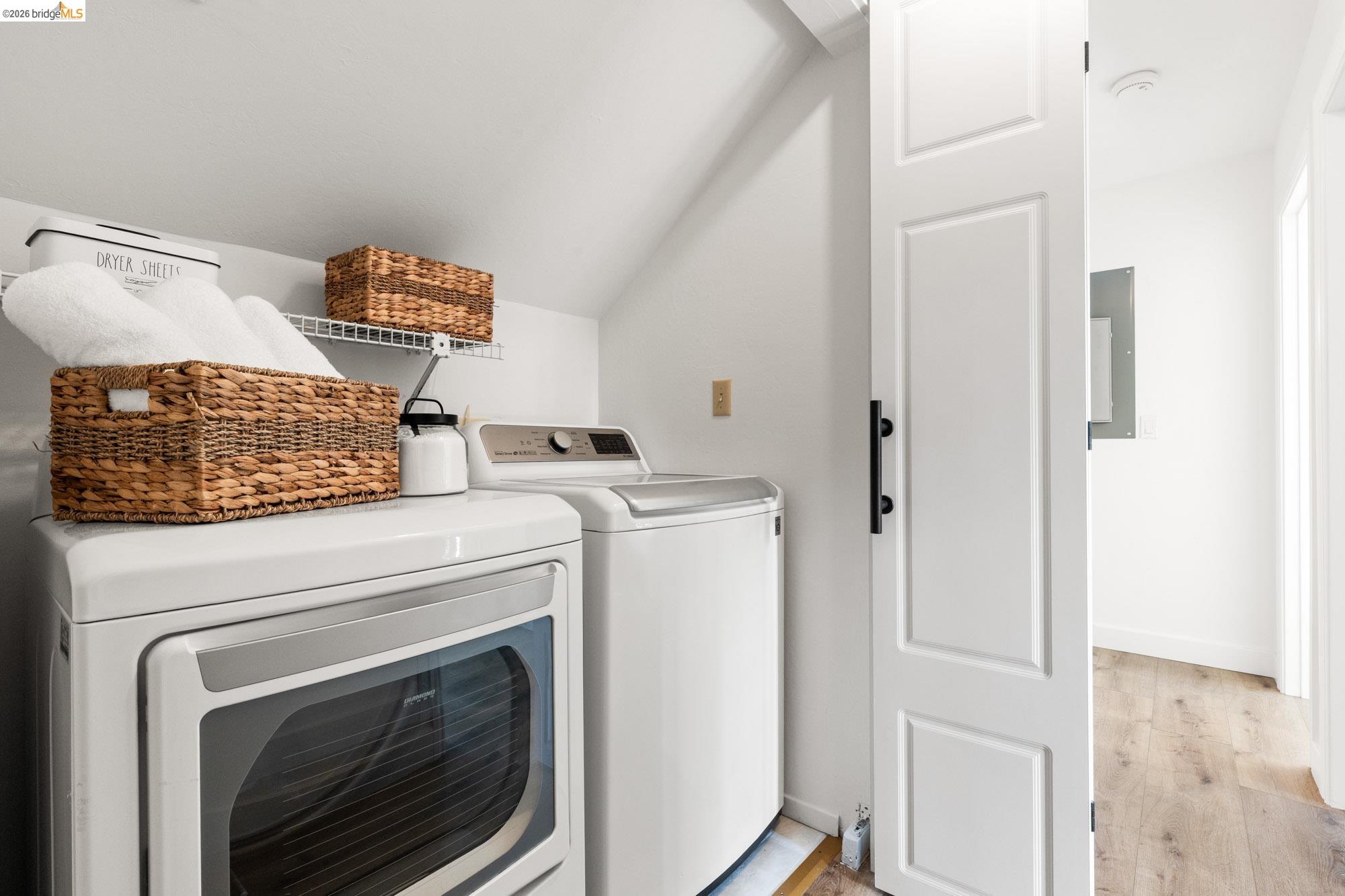 6931 Pinehaven Road Oakland, CA 94611 - Photo 27 of 47