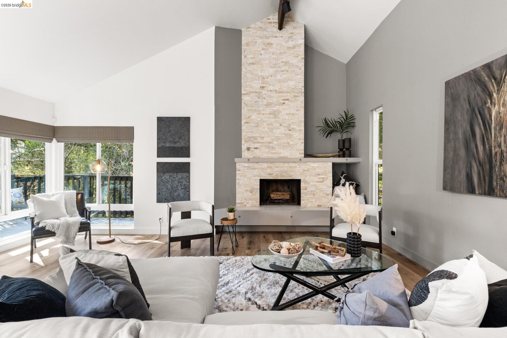 6931 Pinehaven Road Oakland, CA 94611 - Photo 4 of 47