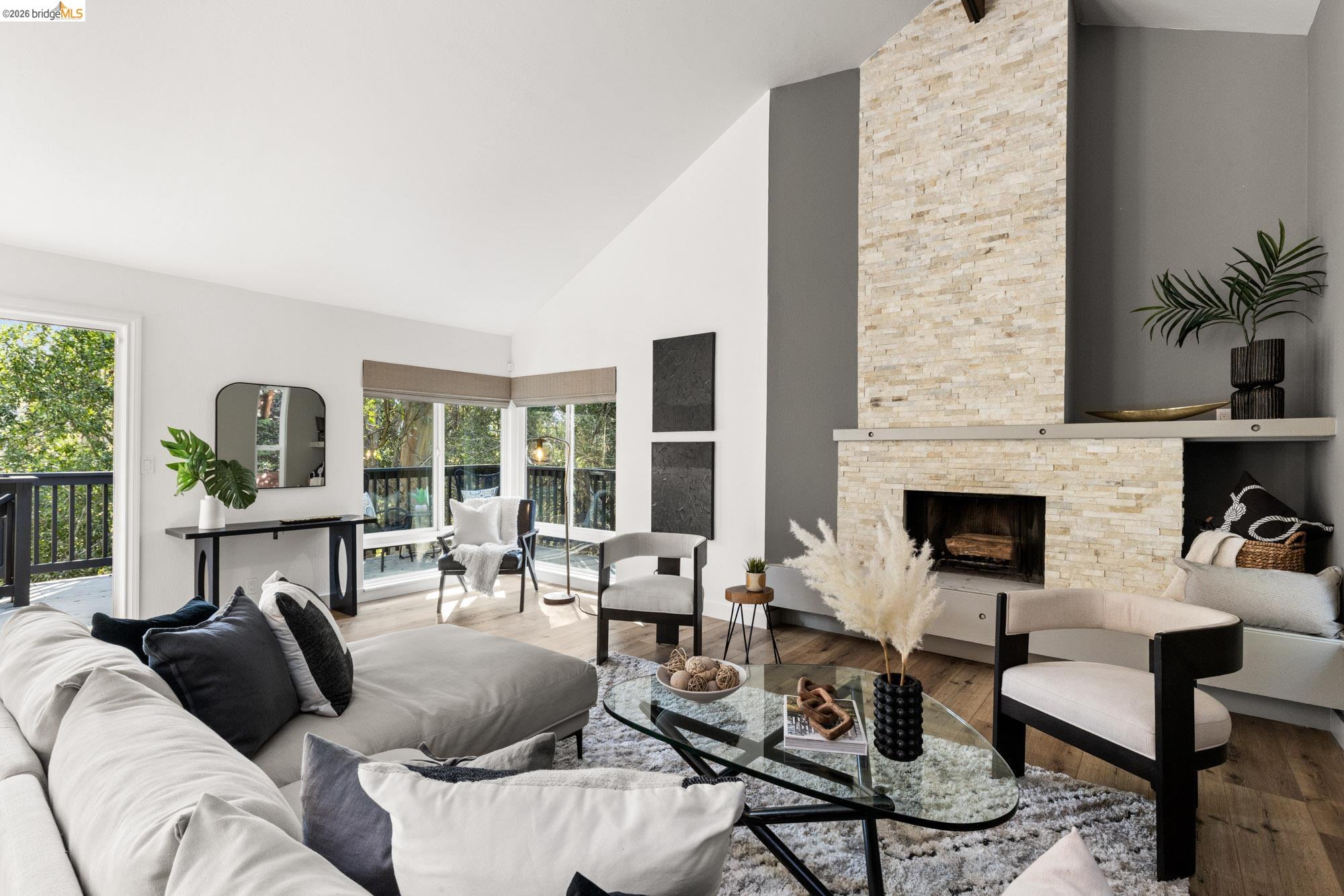 6931 Pinehaven Road Oakland, CA 94611 - Photo 5 of 47