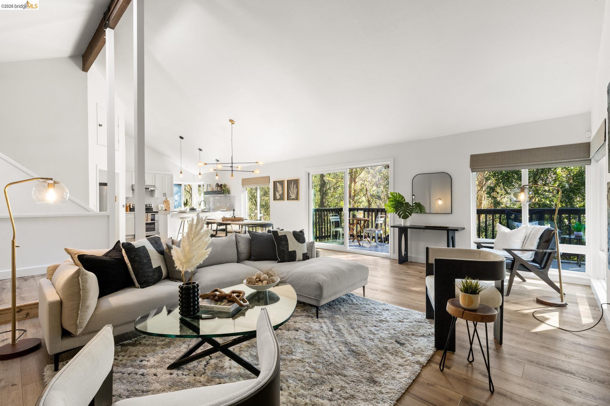 6931 Pinehaven Road Oakland, CA 94611 - Photo 6 of 47