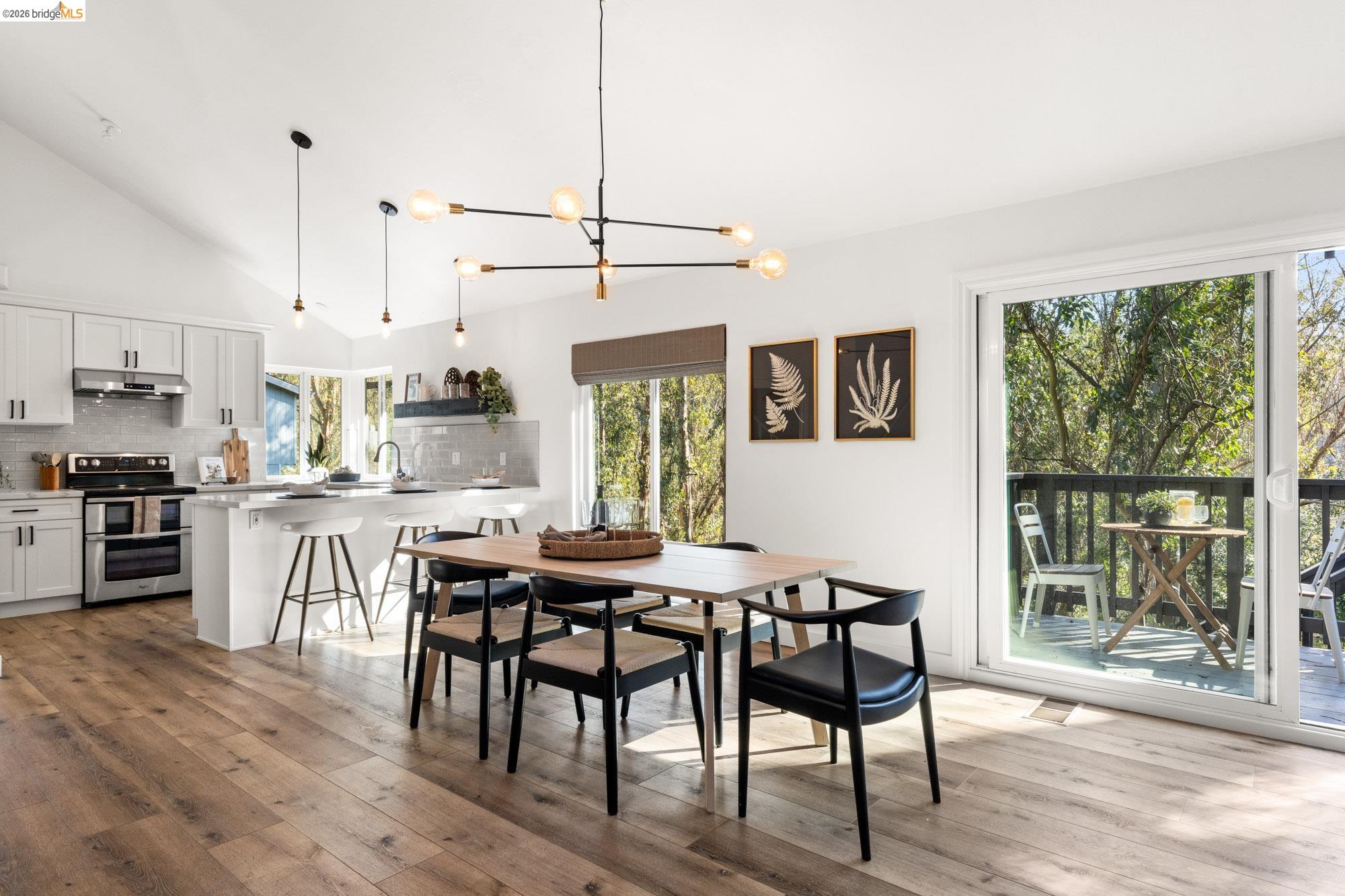 6931 Pinehaven Road Oakland, CA 94611 - Photo 7 of 47