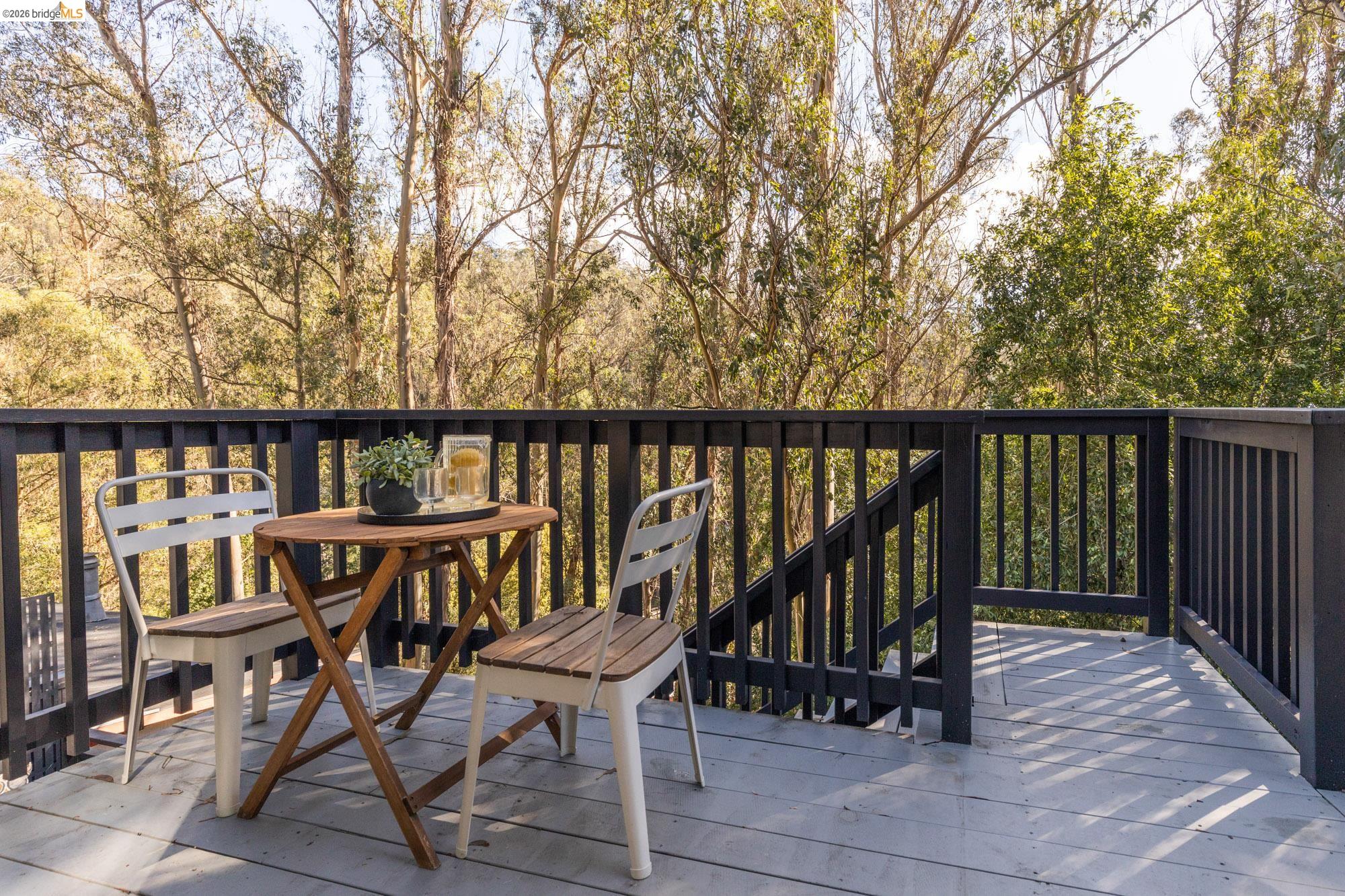 6931 Pinehaven Road Oakland, CA 94611 - Photo 8 of 47