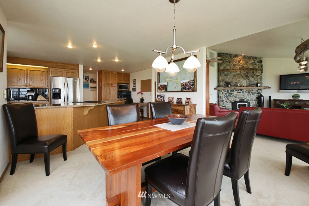 1817 West Beach Road Oak Harbor, WA 98277 - Photo 11 of 25 Gallery Image 11