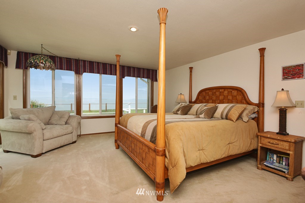 1817 West Beach Road Oak Harbor, WA 98277 - Photo 17 of 25 Gallery Image 17