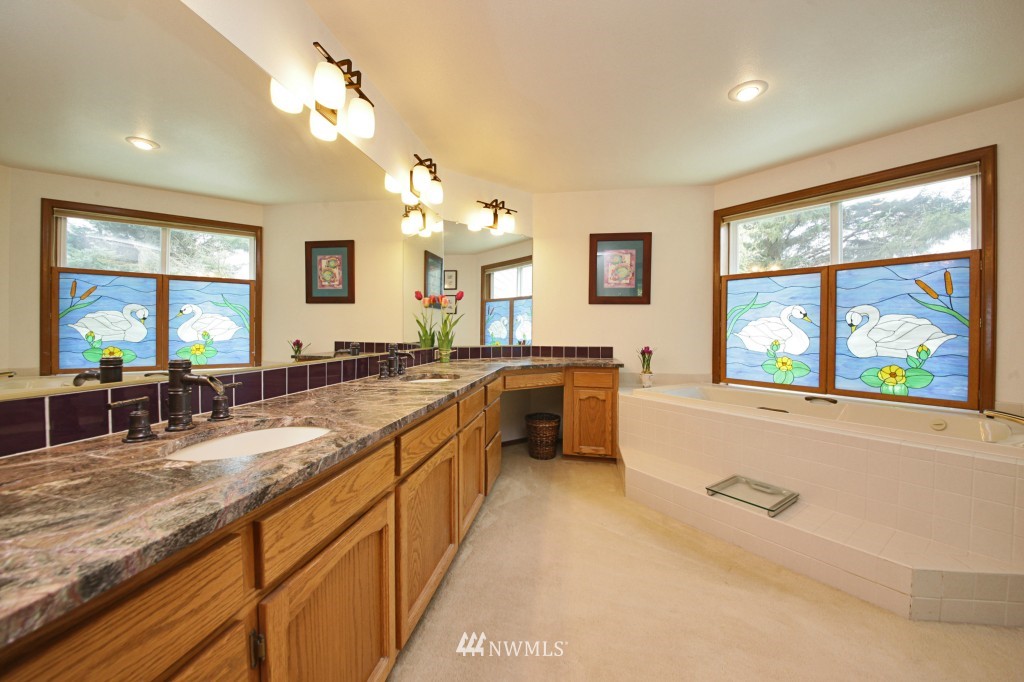 1817 West Beach Road Oak Harbor, WA 98277 - Photo 18 of 25 Gallery Image 18