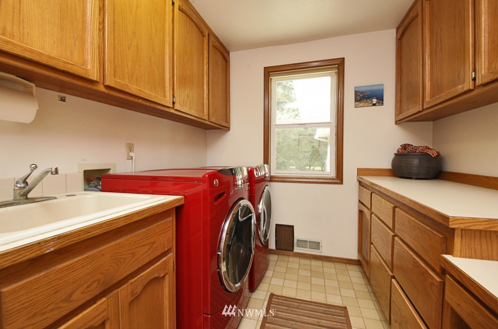 1817 West Beach Road Oak Harbor, WA 98277 - Photo 22 of 25 Gallery Image 22