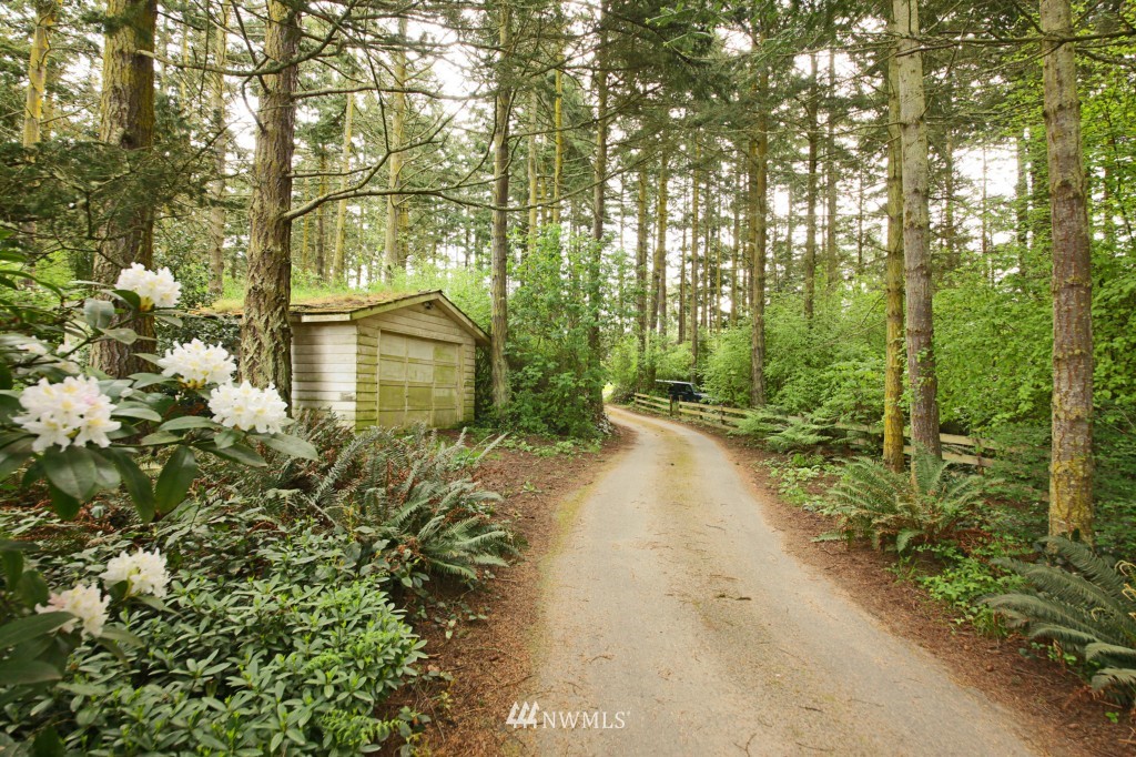 1817 West Beach Road Oak Harbor, WA 98277 - Photo 25 of 25 Gallery Image 25