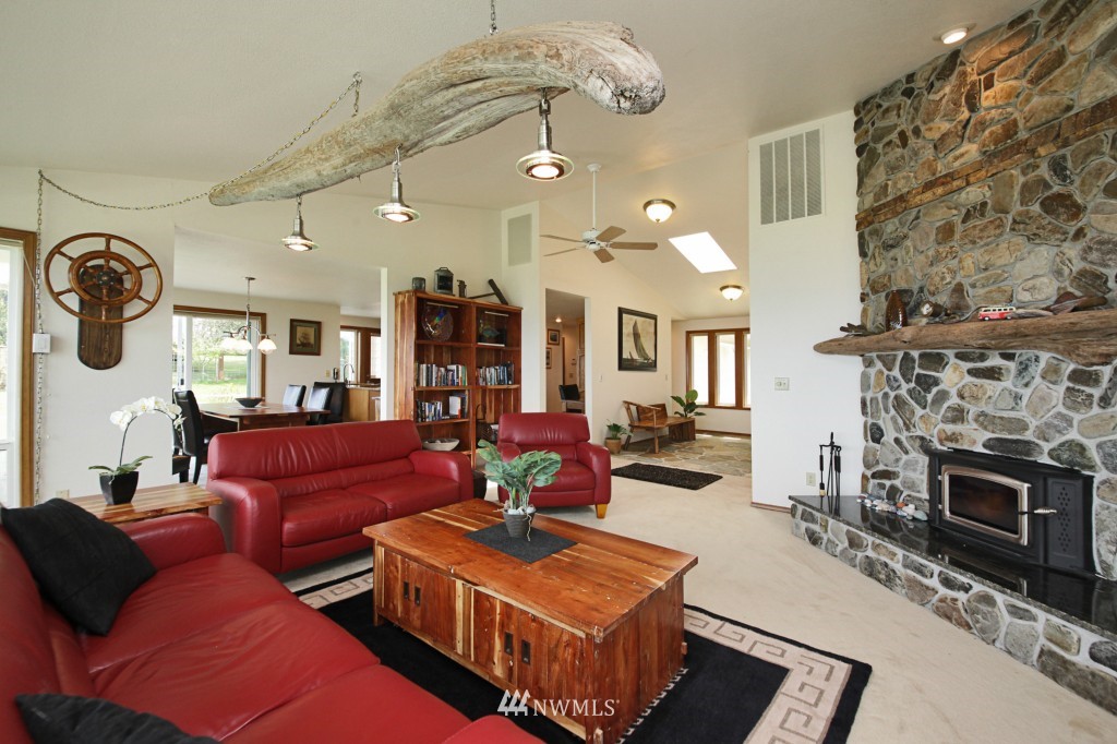 1817 West Beach Road Oak Harbor, WA 98277 - Photo 9 of 25 Gallery Image 9