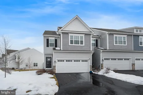 $569,900 | 323 Ridgewood Drive, Royersford, PA 19468