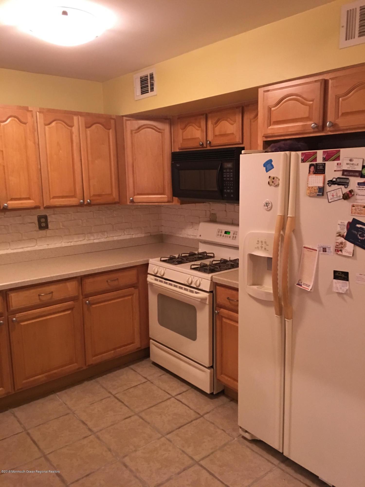 12 Valley Road Manalapan, NJ 07726 - Photo 4 of 15 12 valley kitchen 4