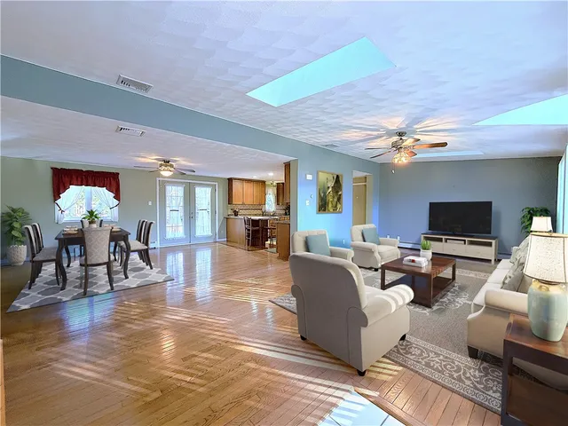 $874,900 | 398 Sampan Avenue, Jamestown, RI 02835