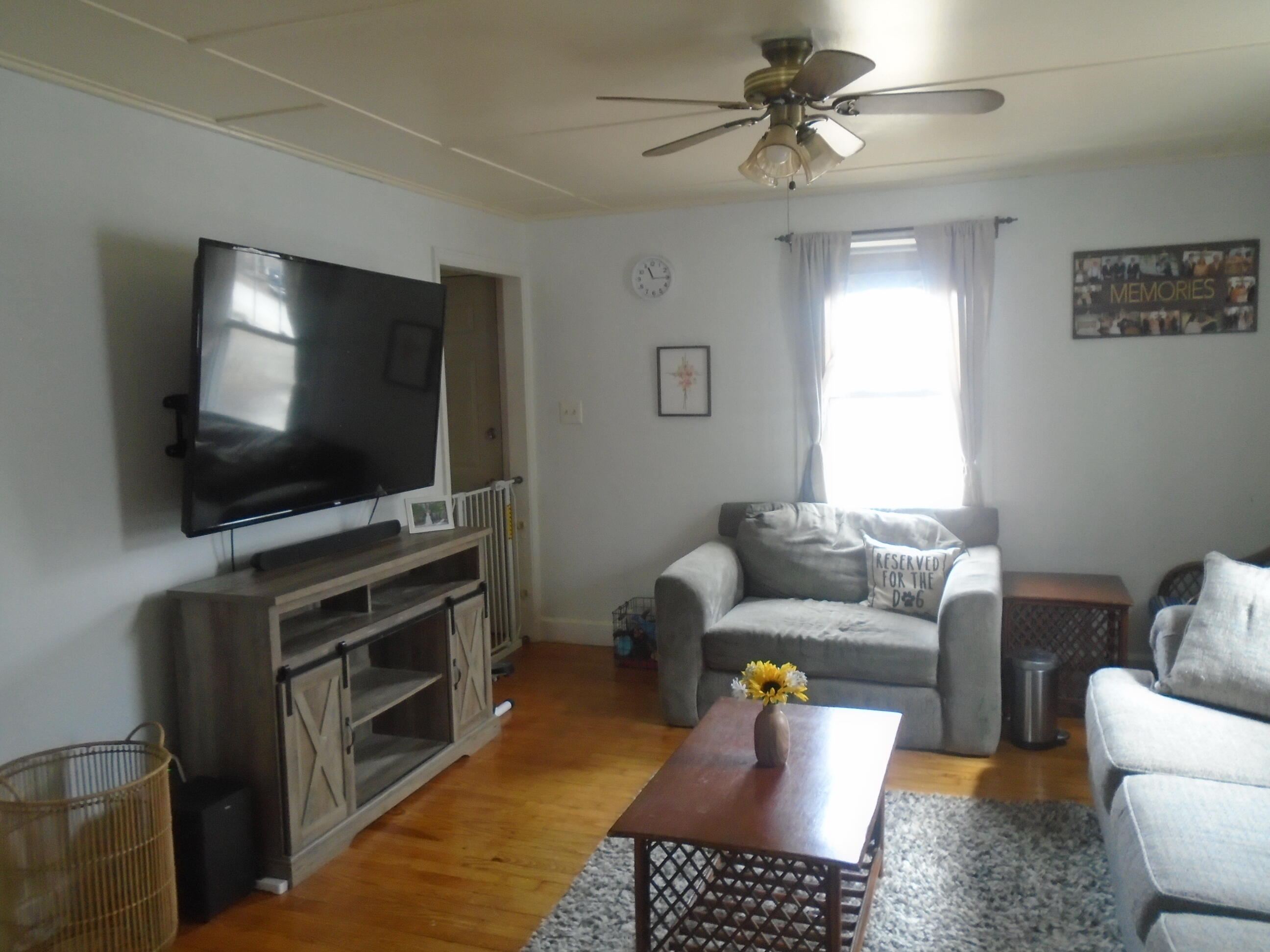 60 Burns Street Fairfield, ME 04937 - Photo 11 of 26 Livingroom