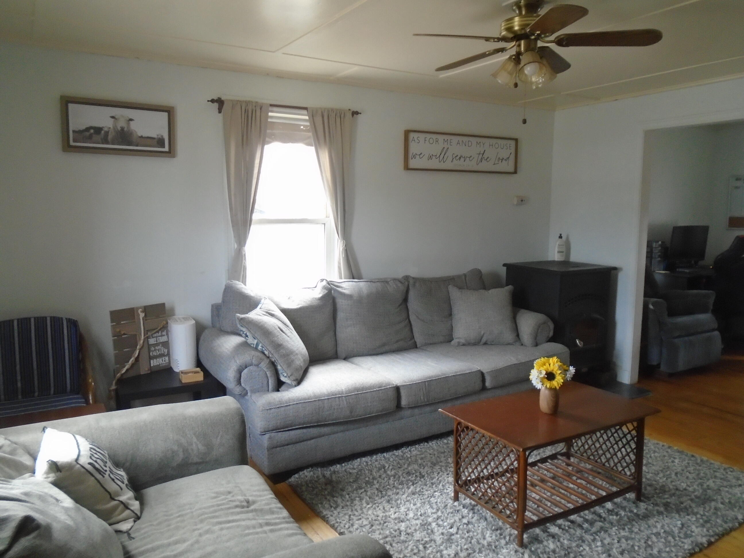 60 Burns Street Fairfield, ME 04937 - Photo 12 of 26 Livingroom