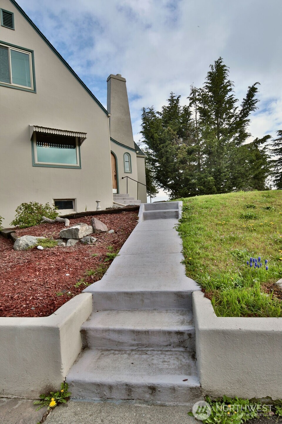 1430 West Hendrickson Road Sequim, WA 98382 - Photo 4 of 40 Gallery Image 4