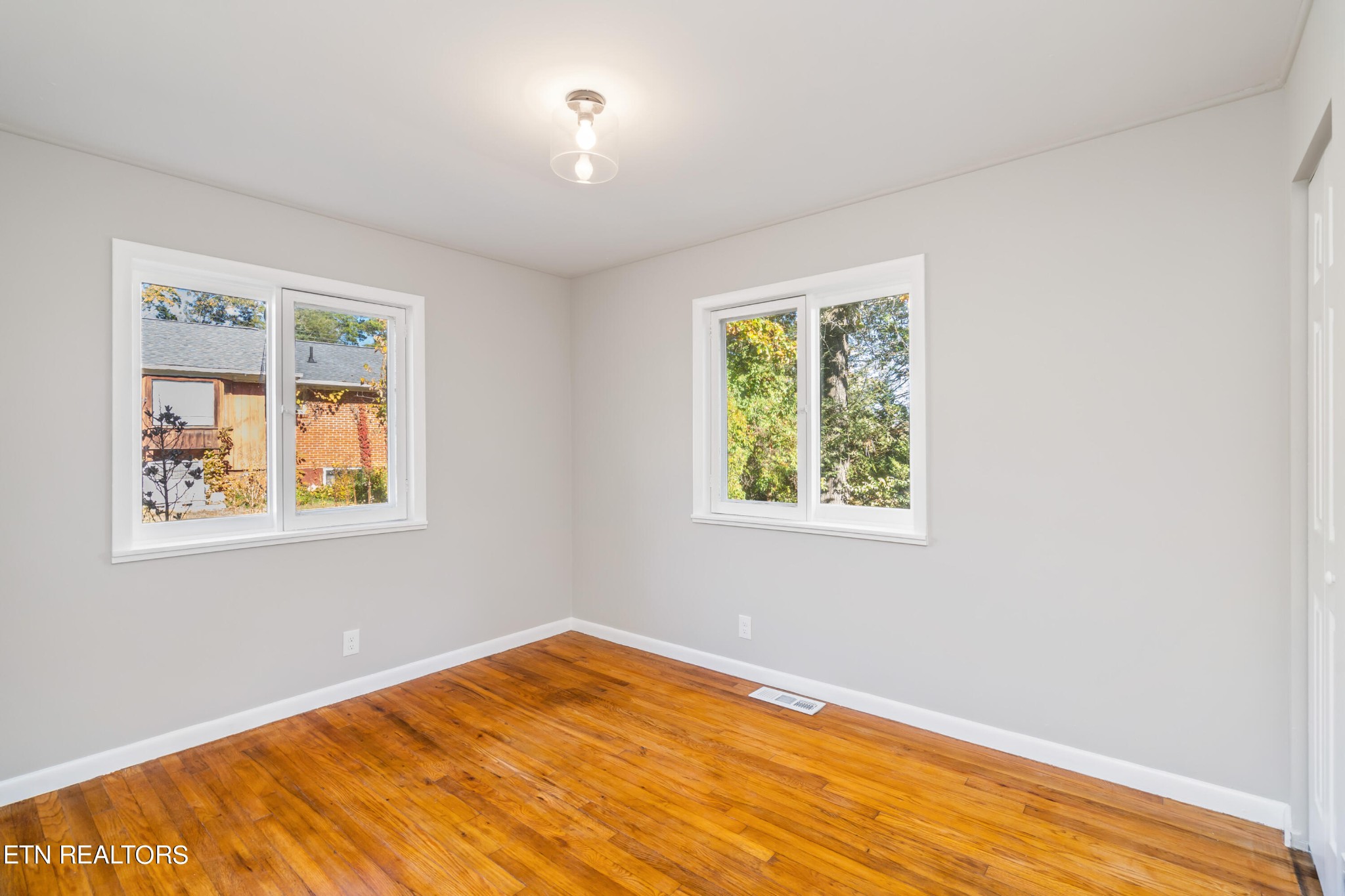 103 Kelvin Lane Oak Ridge, TN 37830 - Photo 17 of 36 Gallery Image 17