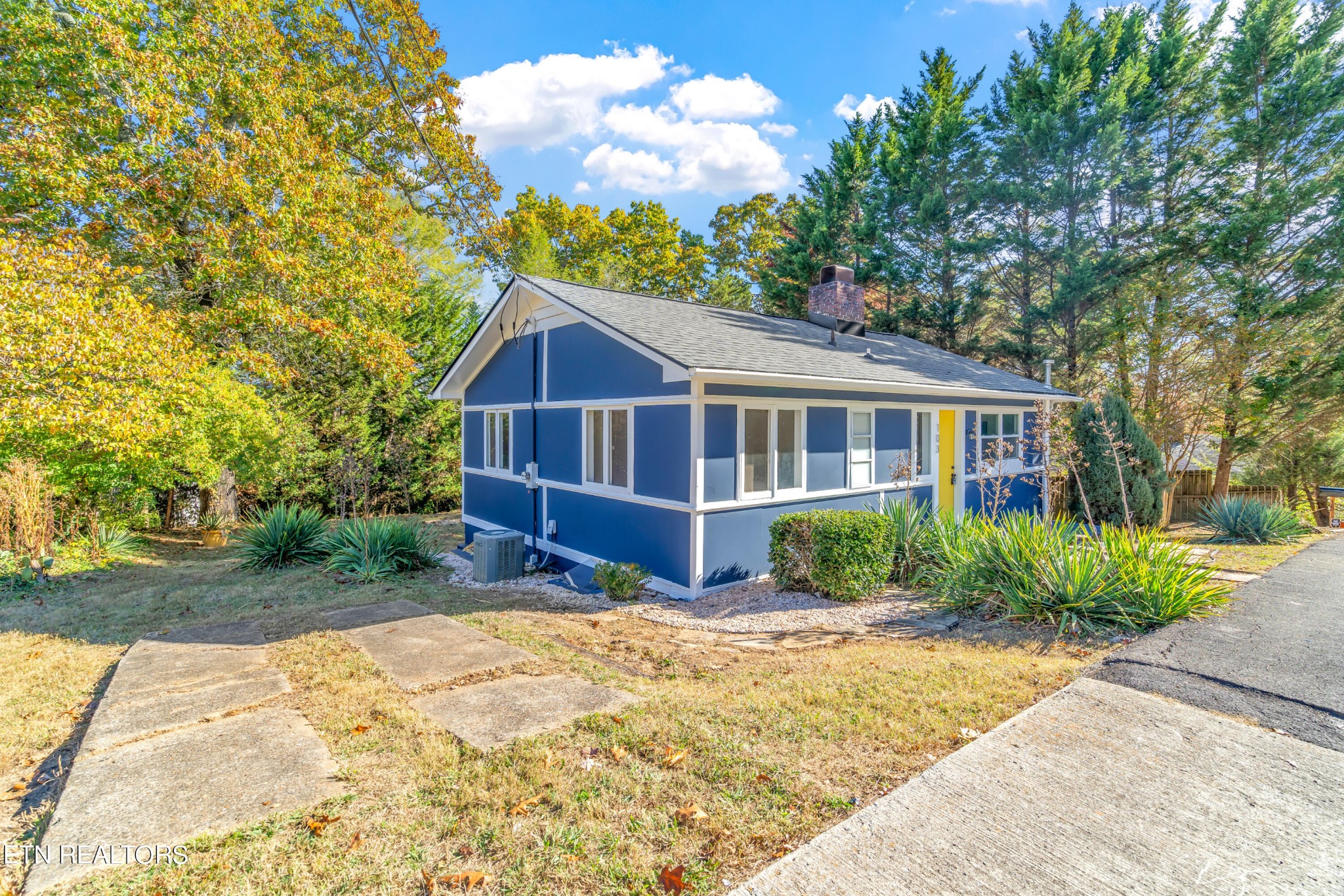 103 Kelvin Lane Oak Ridge, TN 37830 - Photo 4 of 36 Gallery Image 4