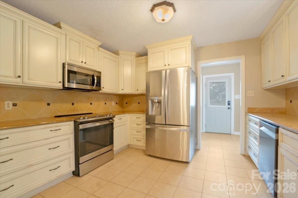 2827 East Pinewood Road Chester, SC 29706 - Photo 30 of 43 Gallery Image 30