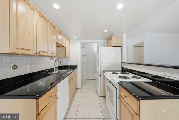 $2,400 | 2255 Castle Rock Square, Unit 21C, Reston, VA 20191