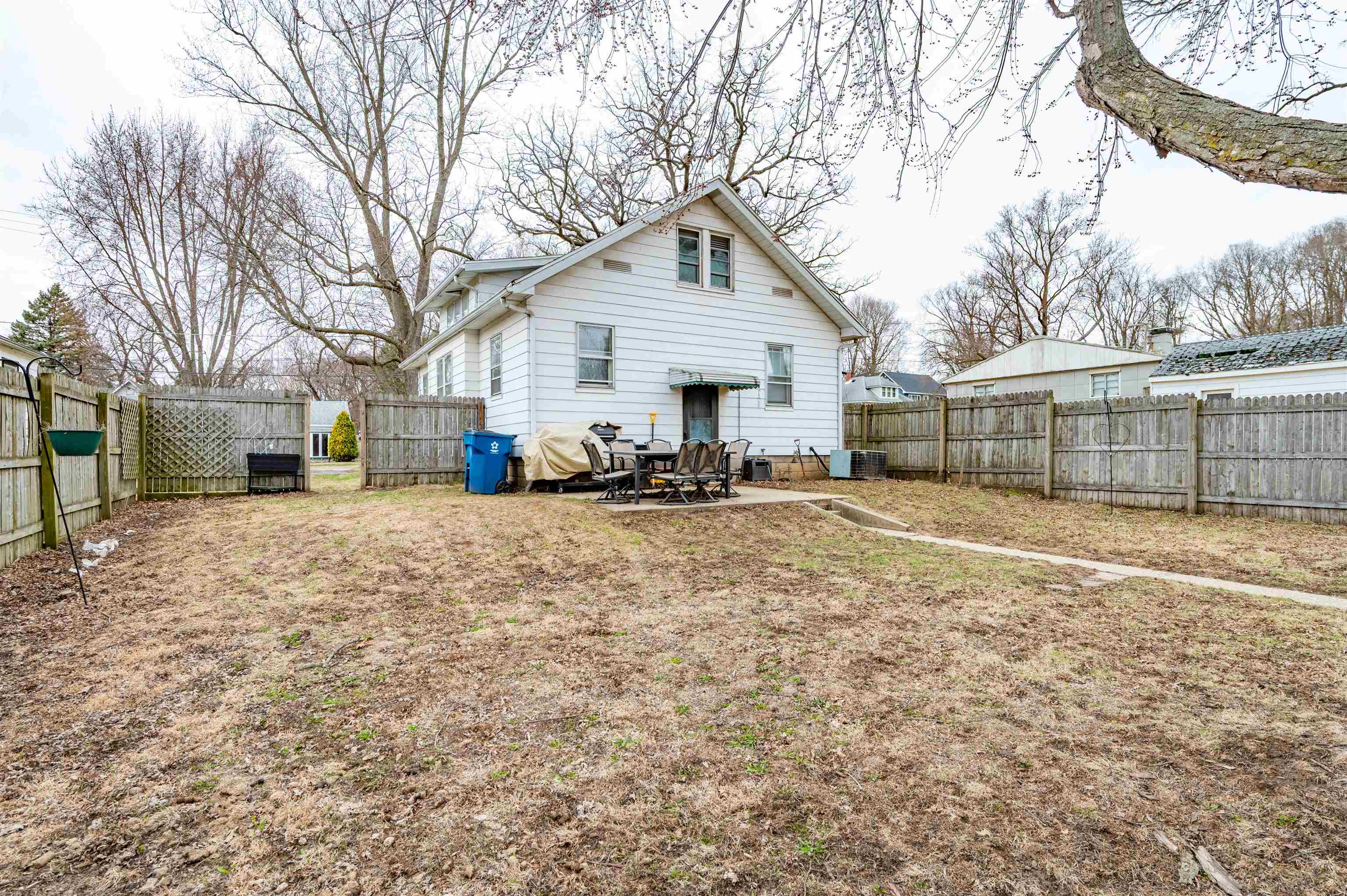 510 4th Avenue Dixon, IL 61021 - Photo 3 of 26