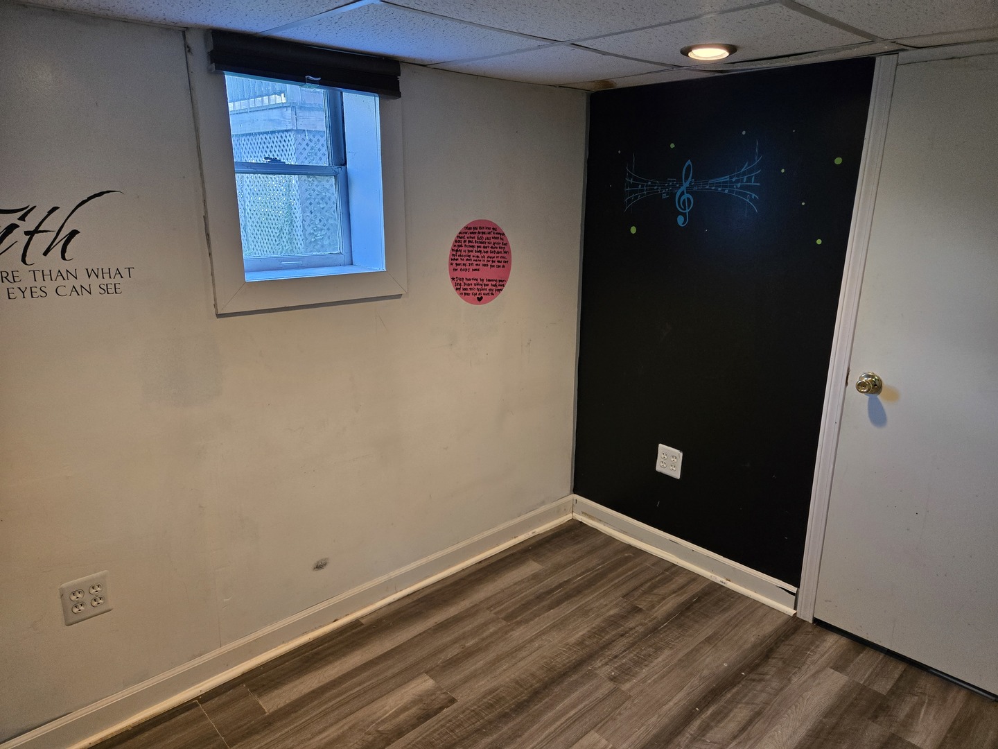 15035 Harding Avenue Midlothian, IL 60445 - Photo 18 of 32 an empty room with windows