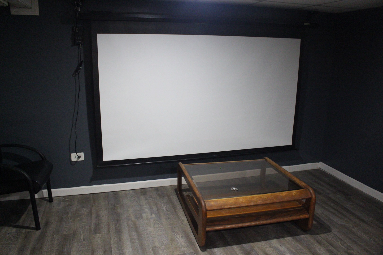 15035 Harding Avenue Midlothian, IL 60445 - Photo 23 of 32 a sitting area with wooden floor