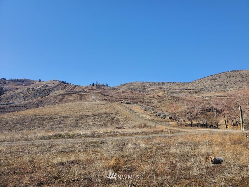 3870 Squilchuck Road Wenatchee, WA 98801 - Photo 3 of 9 Gallery Image 3