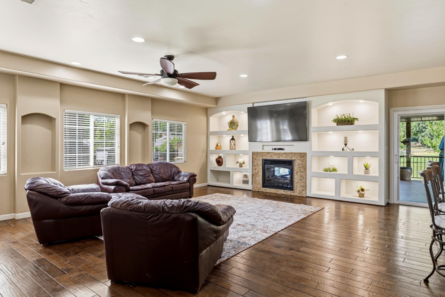 8723 Phoenix Avenue Fair Oaks, CA 95628 - Photo 6 of 63