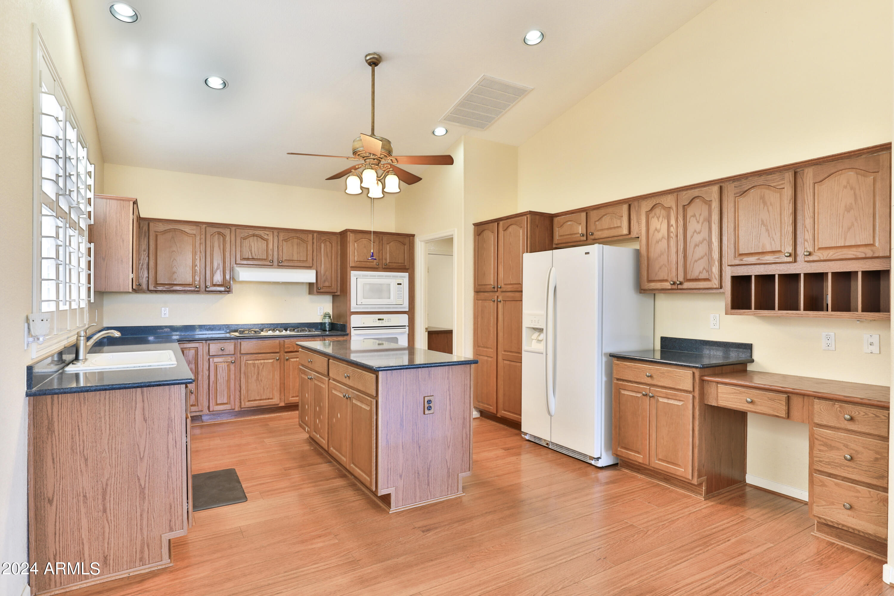 16146 Piccadilly Road Goodyear, AZ 85395 - Photo 3 of 46 22-IMG_0022