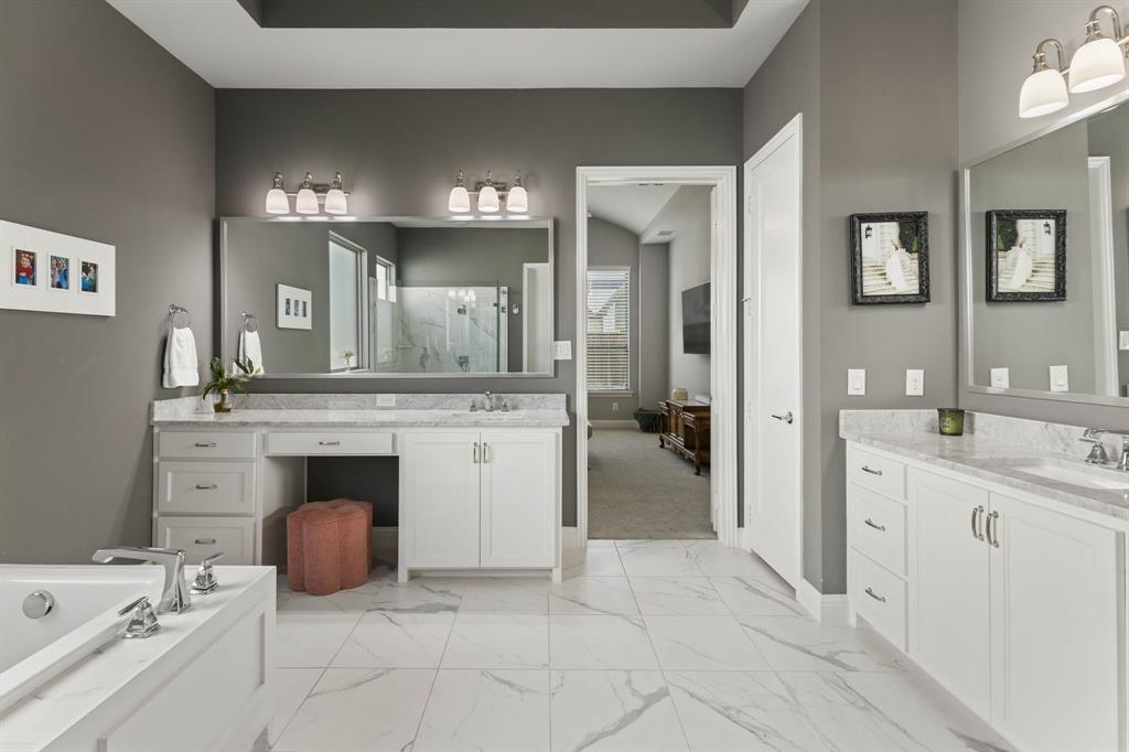 3912 Marble Hill Road Frisco, TX 75034 - Photo 20 of 40 Primary Bathroom