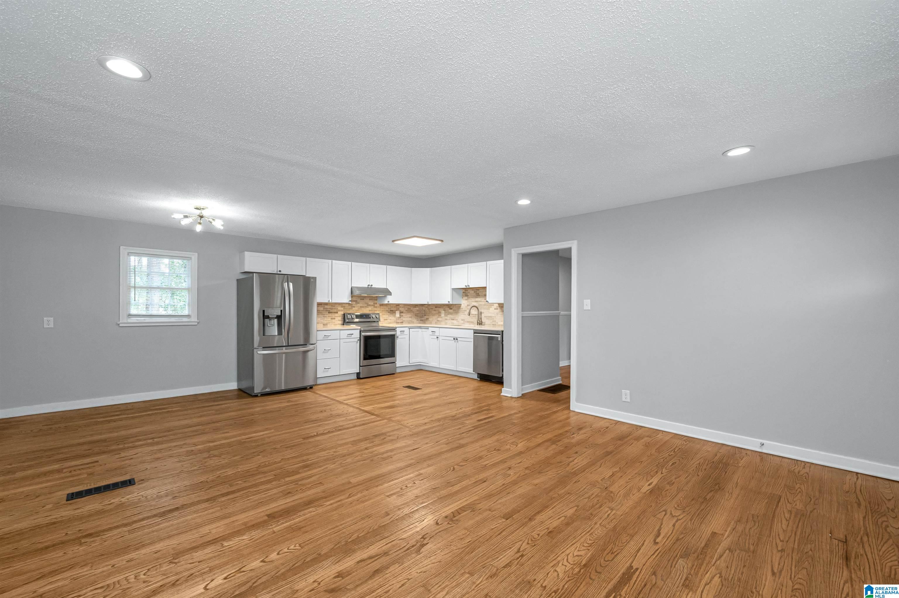 816 Martinwood Road Birmingham, AL 35235 - Photo 6 of 31