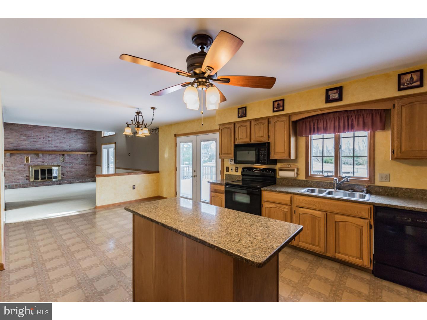 436 Heritage Road Sewell, NJ 08080 - Photo 5 of 25