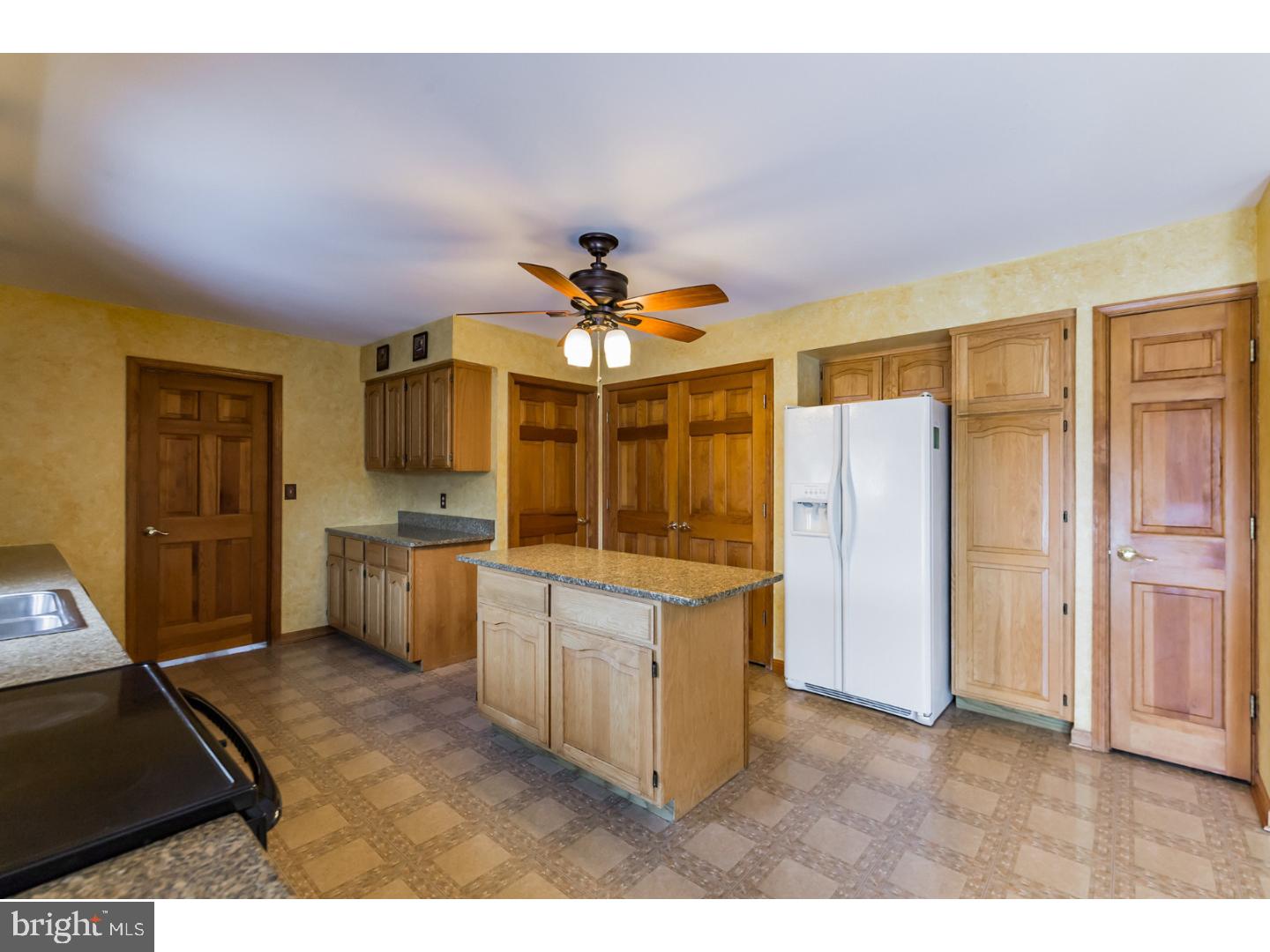 436 Heritage Road Sewell, NJ 08080 - Photo 6 of 25