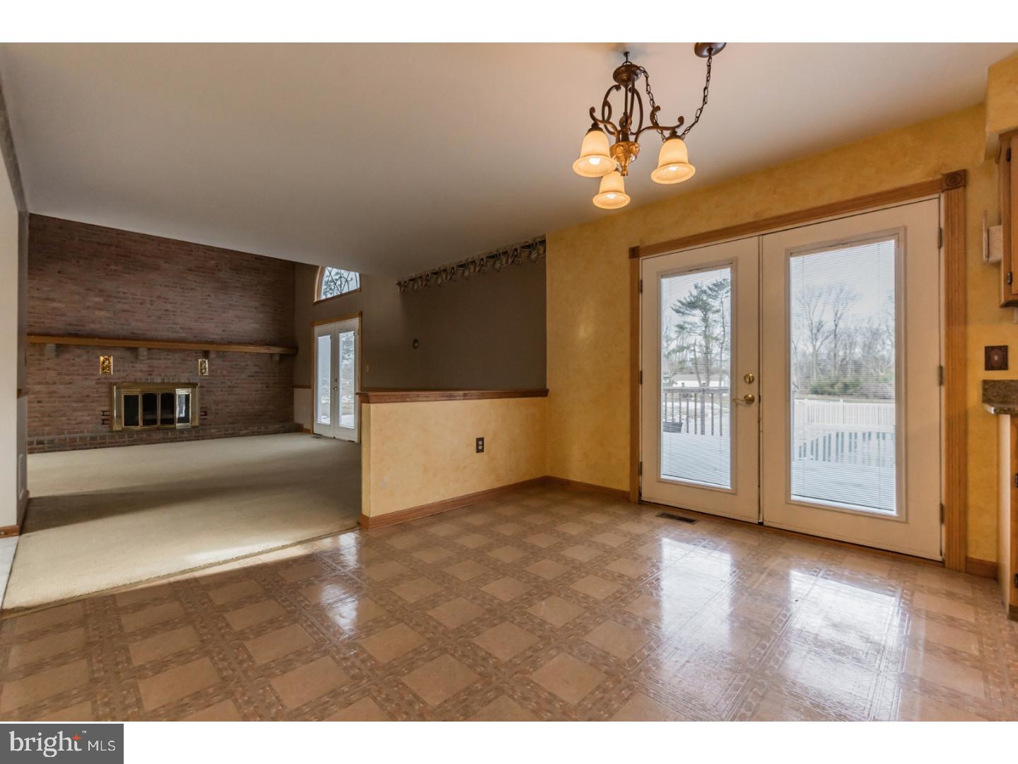 436 Heritage Road Sewell, NJ 08080 - Photo 7 of 25