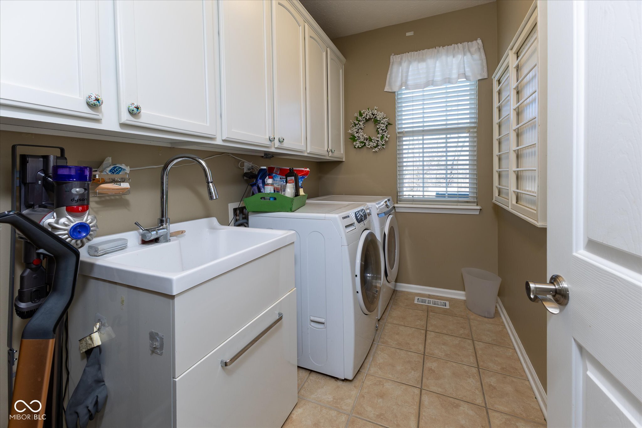 13318 Silverstone Drive Fishers, IN 46037 - Photo 13 of 37