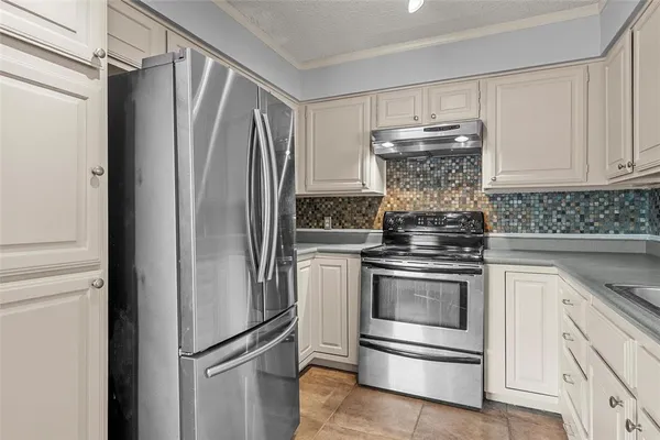 a view of utility room