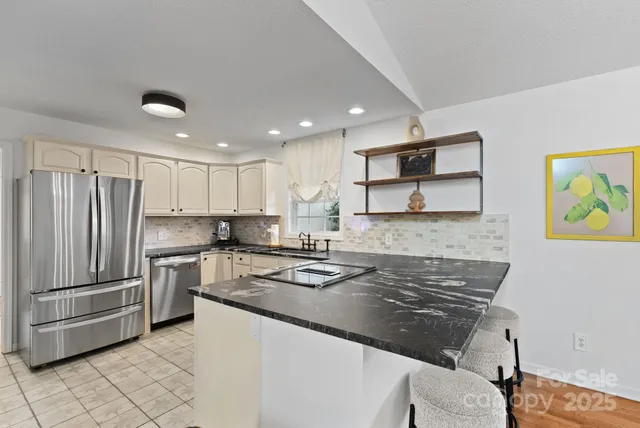 $899,000 | 6 Sayles Town Road, Fairview, NC 28730