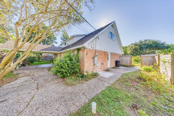 $2,400 | 2519 Lazy Lake Drive, Houston, TX 77058